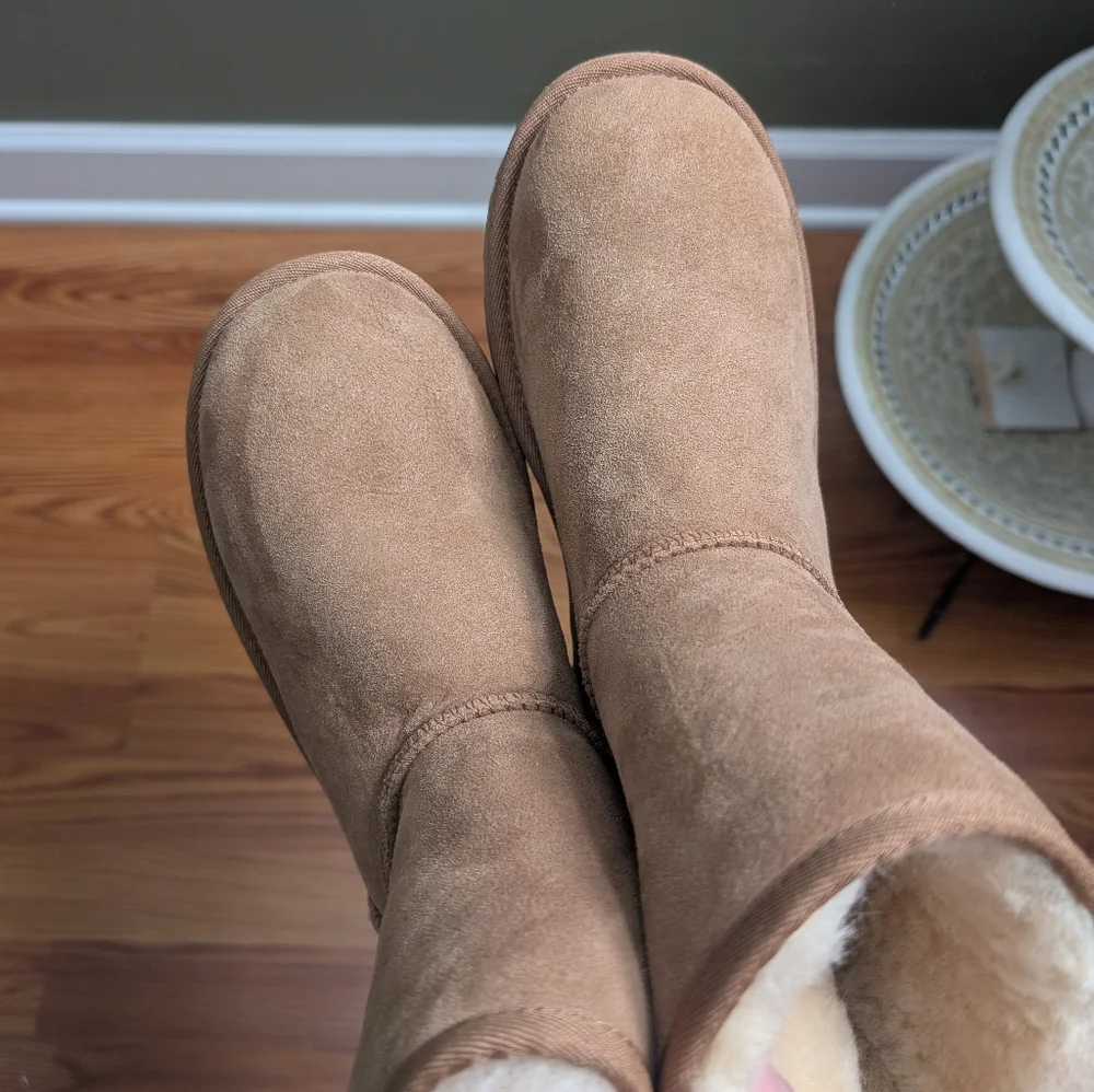 UGG Classic Short II